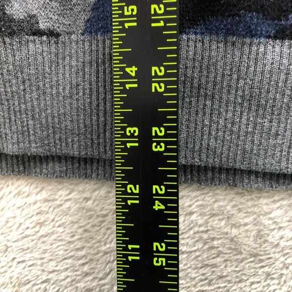 G.H. Bass & Co. Mens SweeaterSmall Gray Blue Camouflage Crew Neck Pullover Y2K - Picture 5 of 8